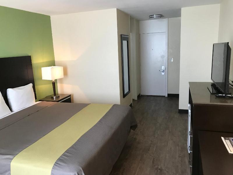 King Room image 4