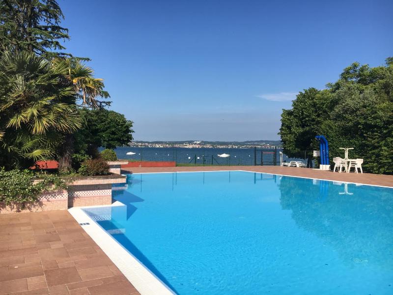 Holiday Sirmione Apartments - image 1