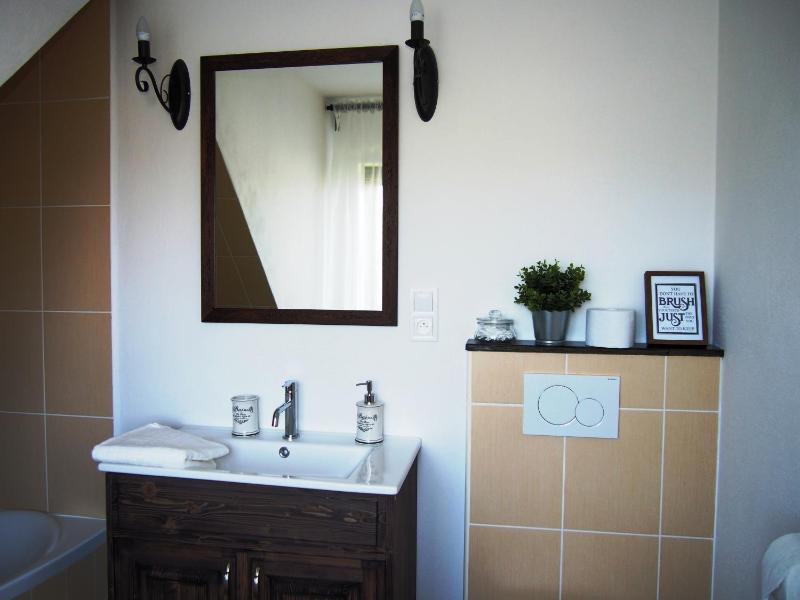 Family Room image 2