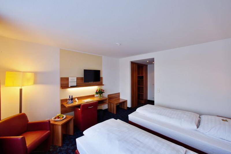 Double Room image 2