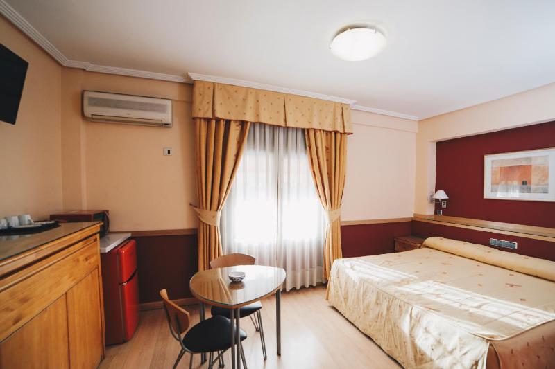 Studio Apartment image 1