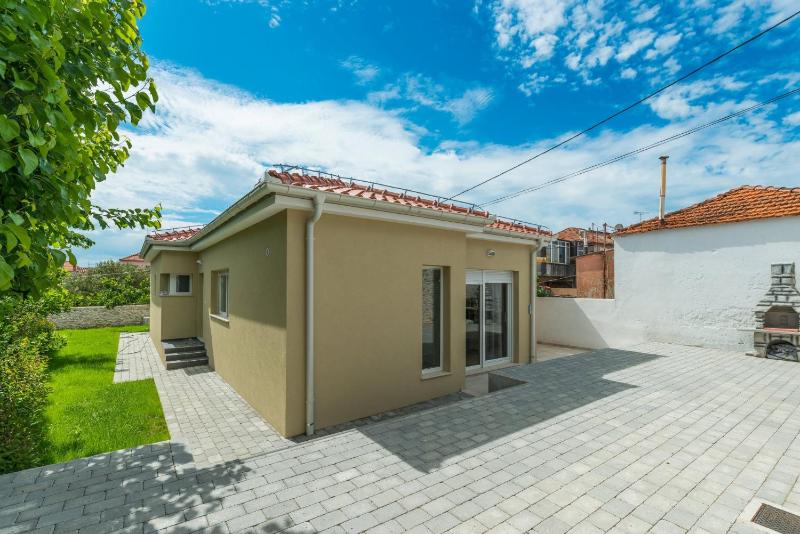 Villa Donato with Jacuzzi - image 8