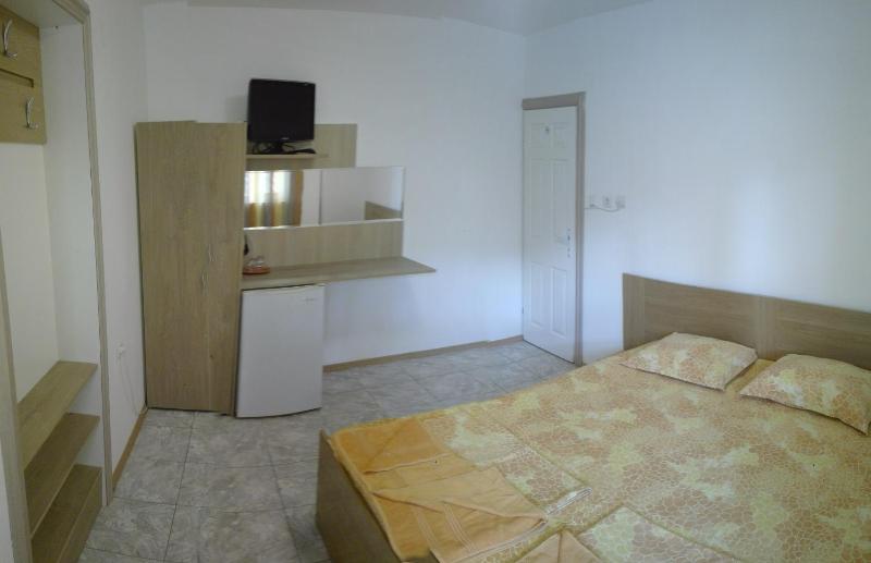 Double Room with Terrace image 3