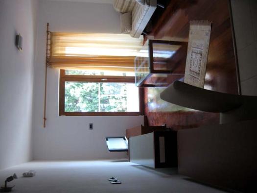 One-Bedroom Apartment image 2
