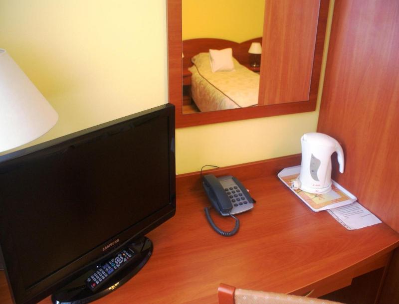 Deluxe Twin Room image 2
