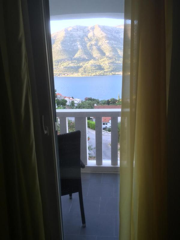 Apartment with Sea View image 3