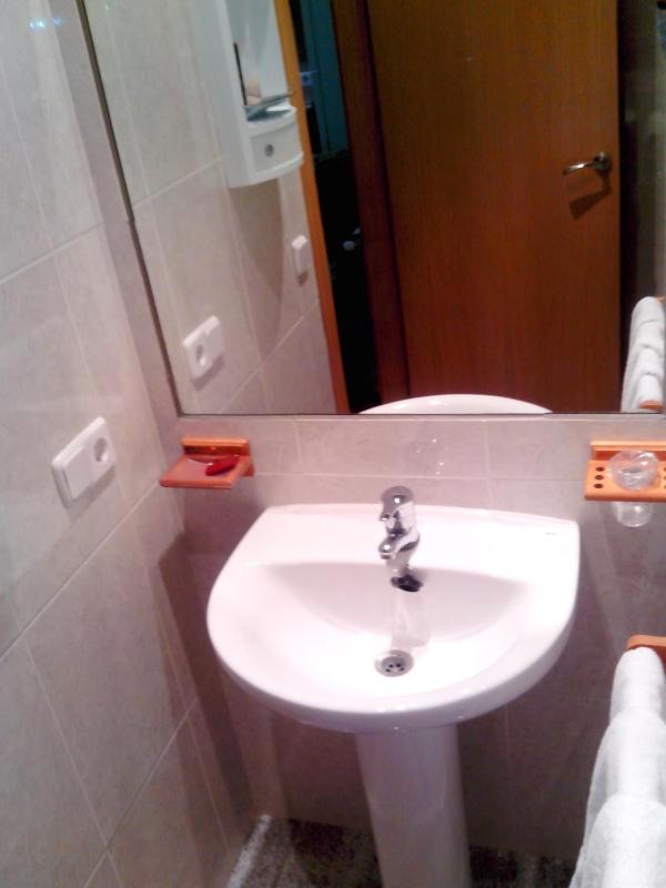 One-Bedroom Apartment image 3
