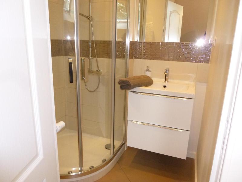 Double Room with Private Bathroom image 3