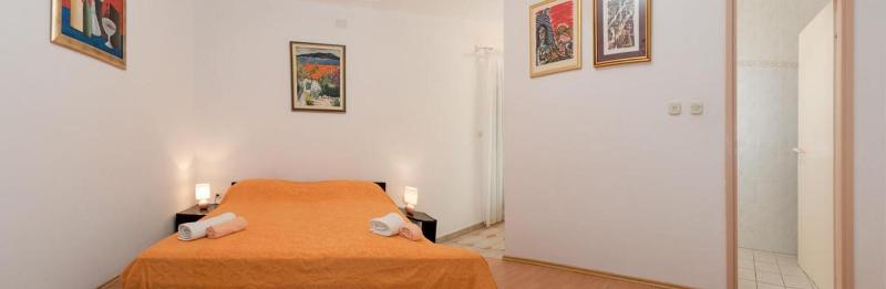 One-Bedroom Apartment with Terrace and Sea View image 2