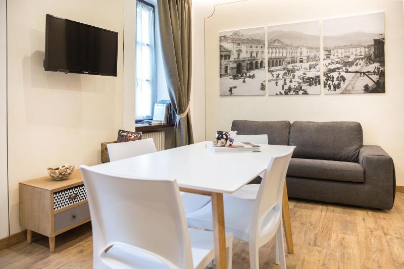 Inn Aosta - La Piazza - image 10