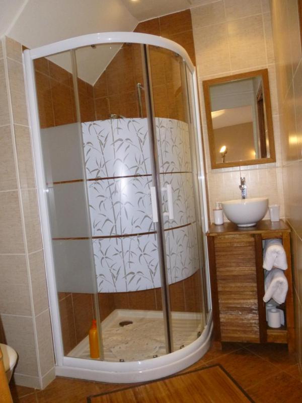 Double Room with Kitchenette image 3