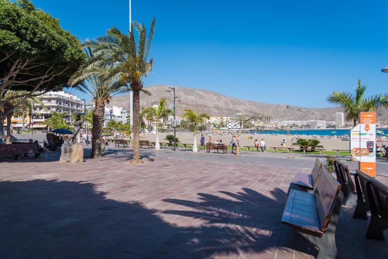 Modern Apartment Los Cristianos Center - image 34