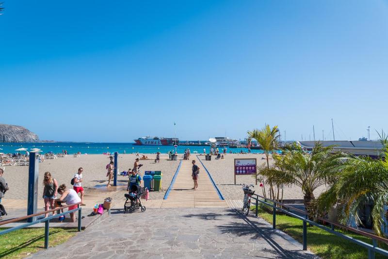 Modern Apartment Los Cristianos Center - image 12