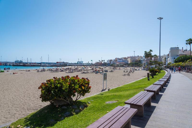 Modern Apartment Los Cristianos Center - image 8