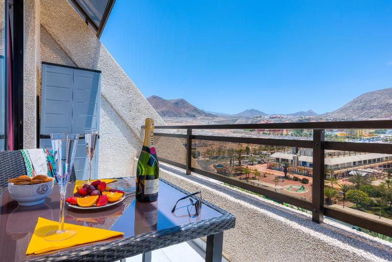 Modern Apartment Los Cristianos Center - image 10