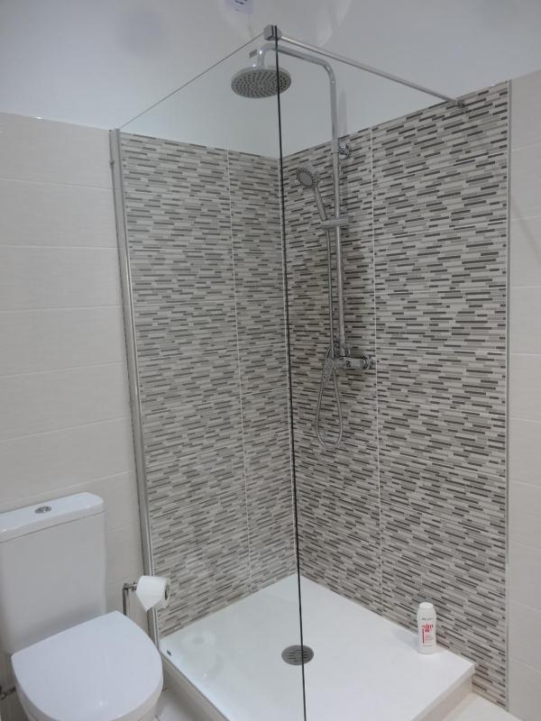 Double Room with Private Bathroom image 3