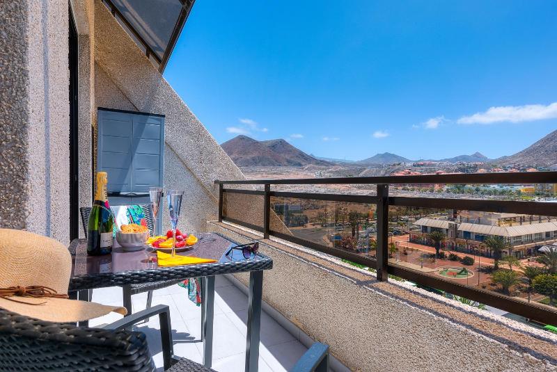 Modern Apartment Los Cristianos Center - image 13