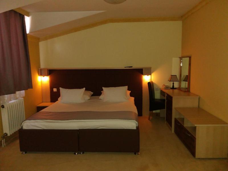 Apartment image 3