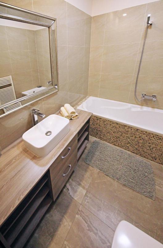 Luxury Quadruple Room image 4