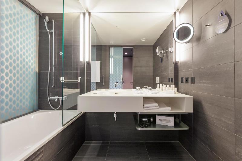 Premium Room - Lakeside image 3