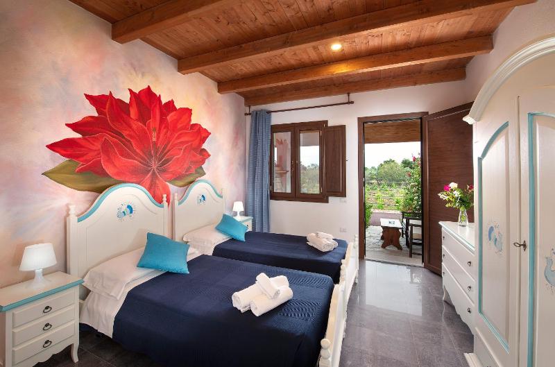 Twin Room image 1