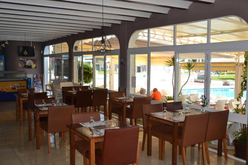 Apartments Kione Playa Romana Park - image 43
