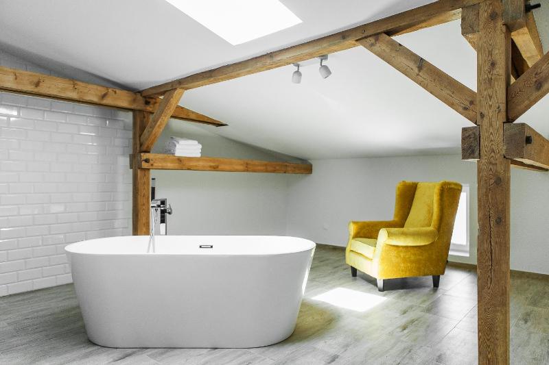 Deluxe Double Room with Bath image 1
