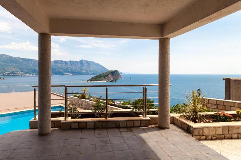 Apartment with Sea View image 1