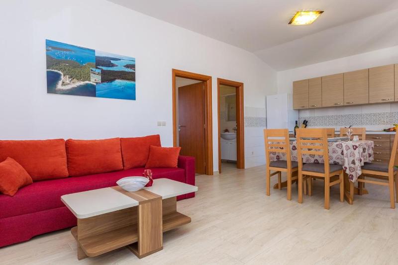 One-Bedroom Apartment with Terrace and Sea View image 2