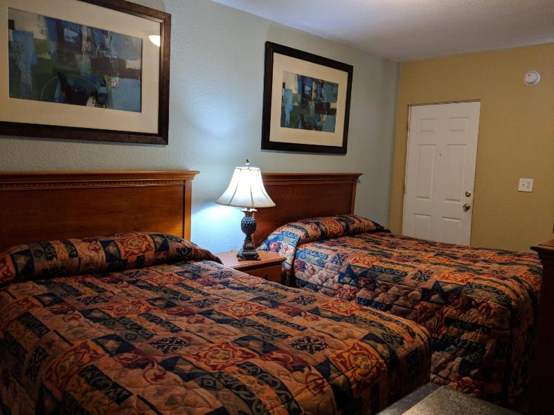 Standard Double Room image 3