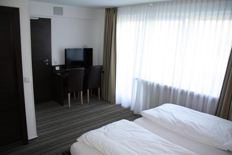 Superior Double Room image 4