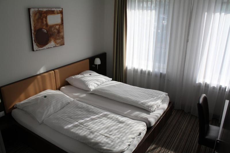 Standard Double Room image 1