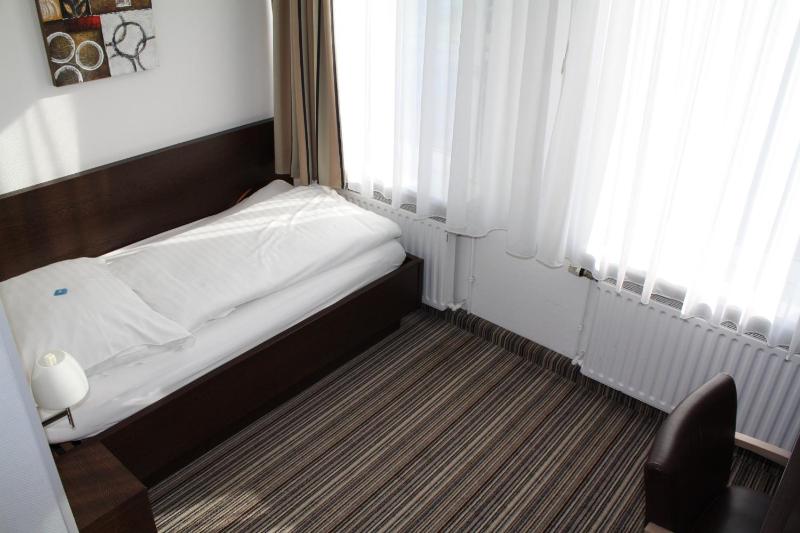 Single Room image 1