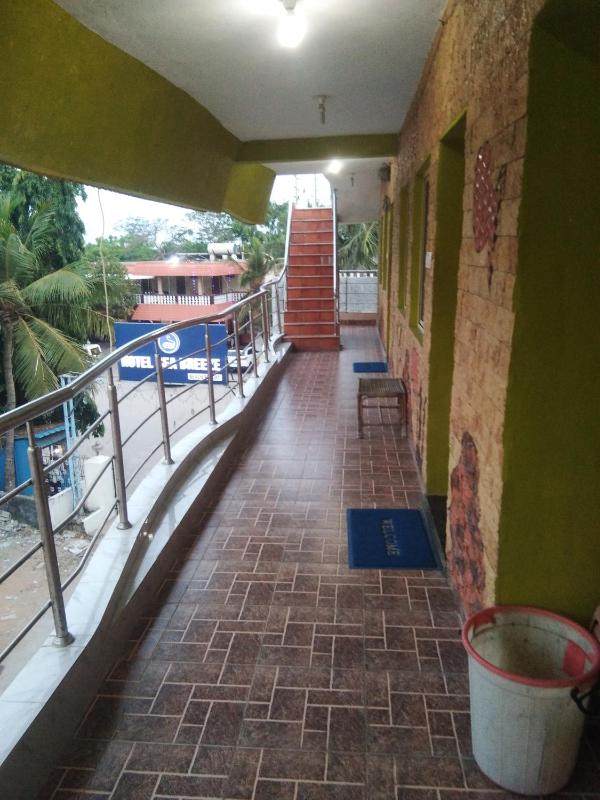 Rainbow Guest House - image 10