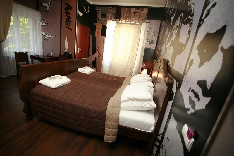 Deluxe Family Room image 1