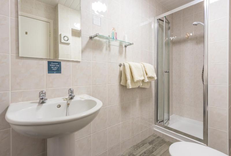 Double Room image 4