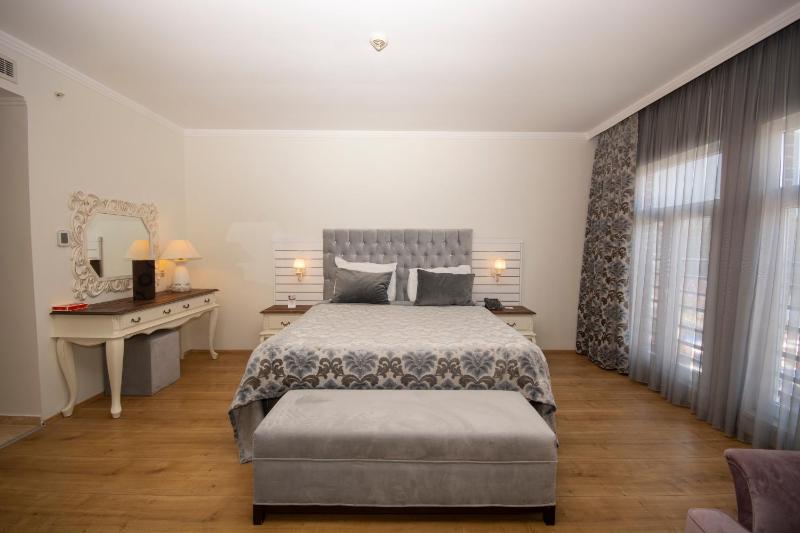 Amsterdam Suite - 2 Bedroom image 1