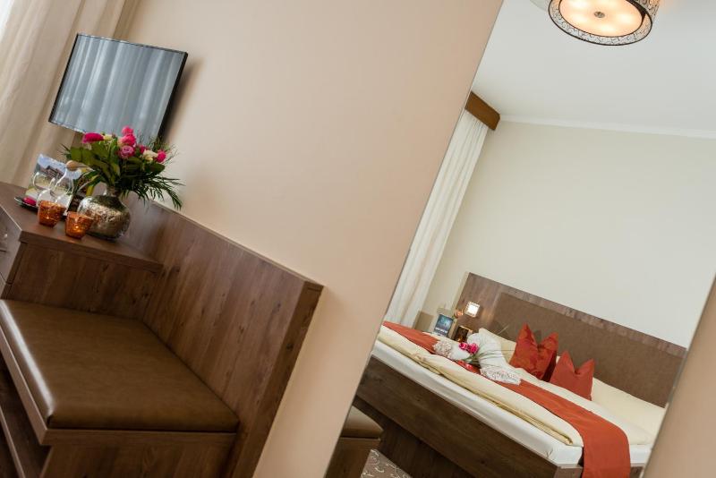 Double Room image 2