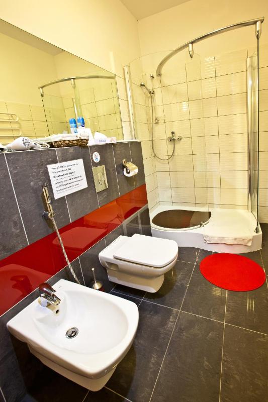 Deluxe Family Room image 2