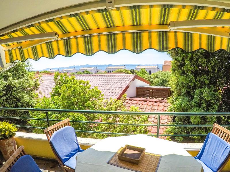 Comfort Two-Bedroom Apartment with Sea View image 2