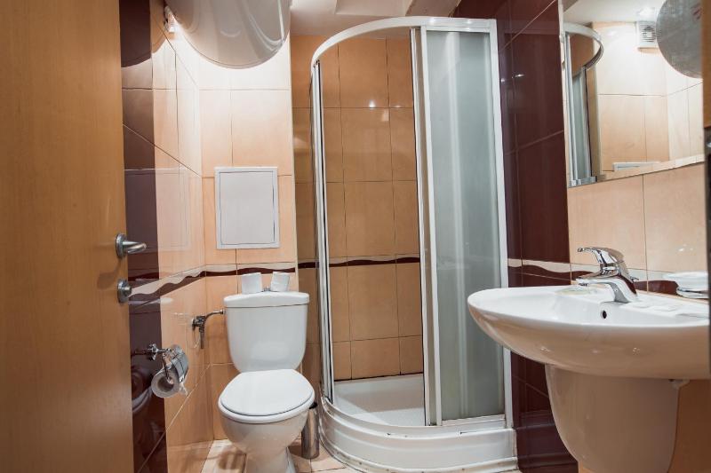 Two-Bedroom Apartment (4 Adults + 2 Children) image 4
