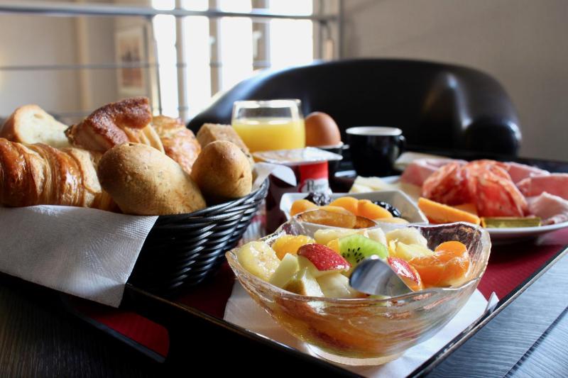 Logis Hotel - Le Charleston - image 21