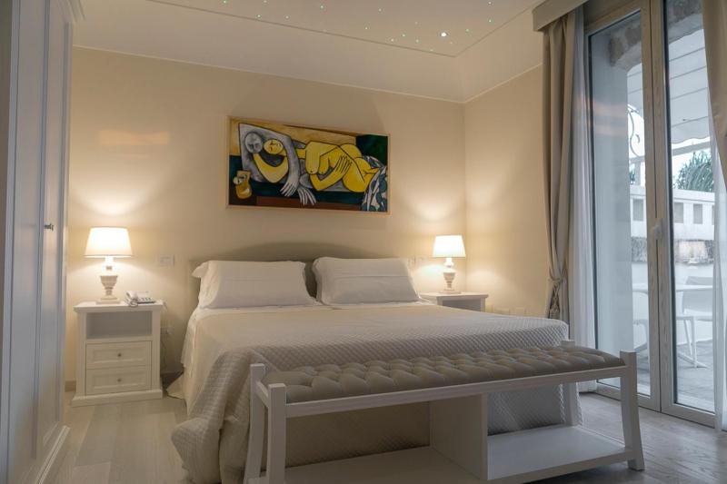 Junior Suite with Spa Access image 3
