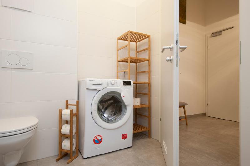 City-Apartment Lendviertel - PRIVATE PARKING GARAGE - image 18