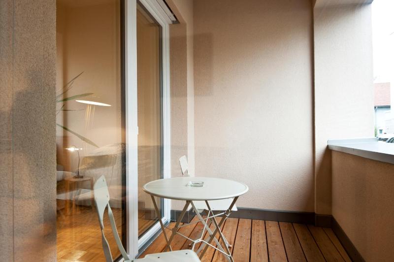 City-Apartment Lendviertel - PRIVATE PARKING GARAGE - image 16