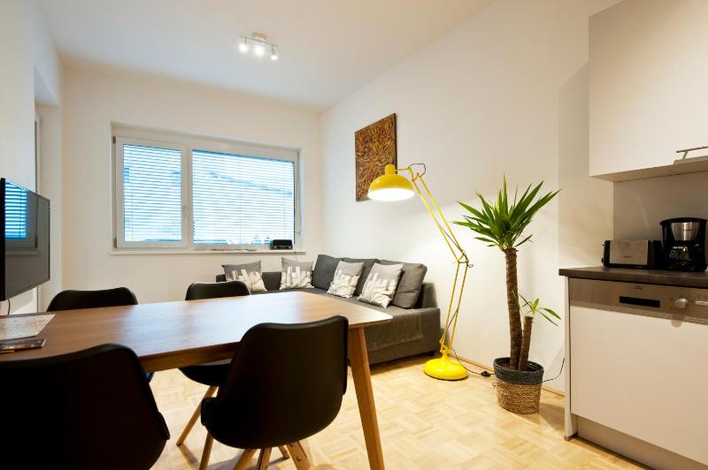 City-Apartment Lendviertel - PRIVATE PARKING GARAGE - image 19