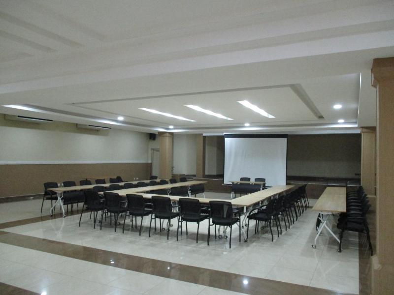 Crossroads Hotel Lilongwe - image 7