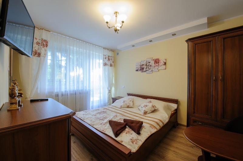 Deluxe Double Room with Balcony image 2