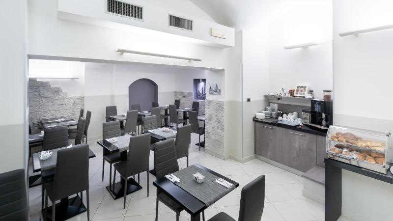 Hotel University - image 3
