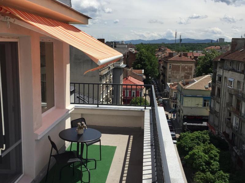 Deluxe Double Room with Balcony image 2